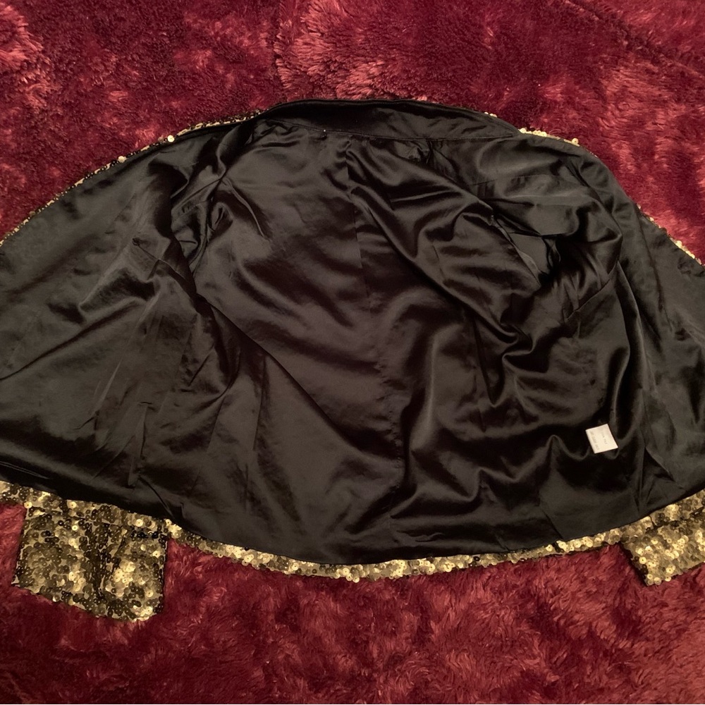 Get An Extra Pretty Look With This Versatile Gold… - image 4